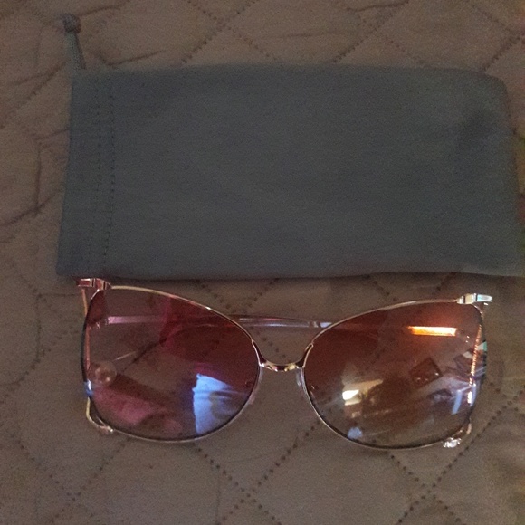 Accessories - Sunglasses